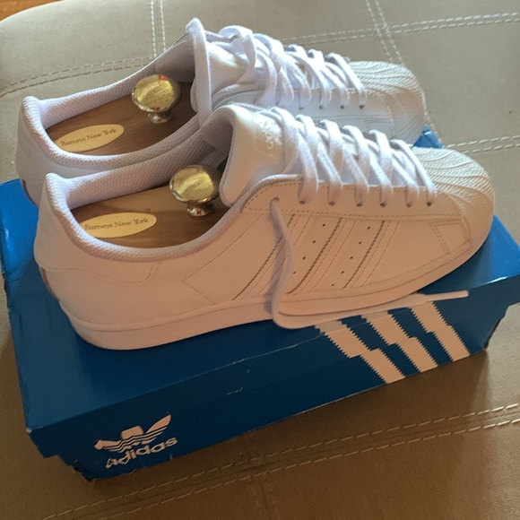 adidas Superstar, Sz. 8/9.5! Like new… - Picture 6 of 10
